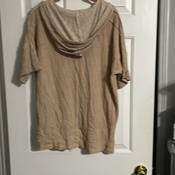 NWOT Boutique Purchased hooded s/s waffle knit tan high low top - Picture 5 of 5